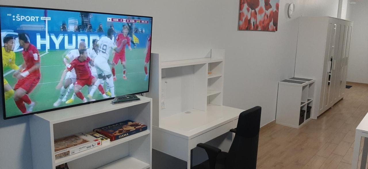 Apartment Cherry Bratislava & Free Parking Экстерьер фото
